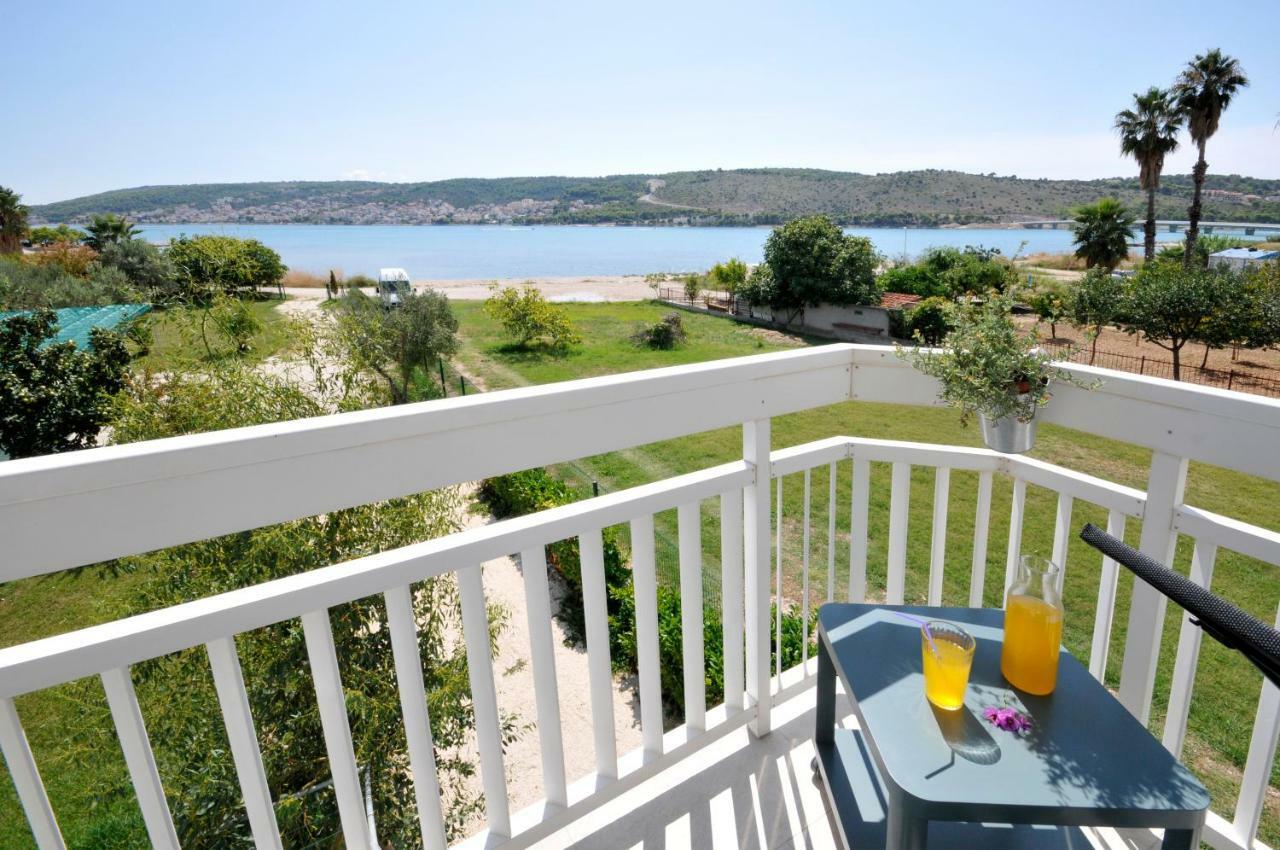 Apartmani Olive Трогир Экстерьер фото