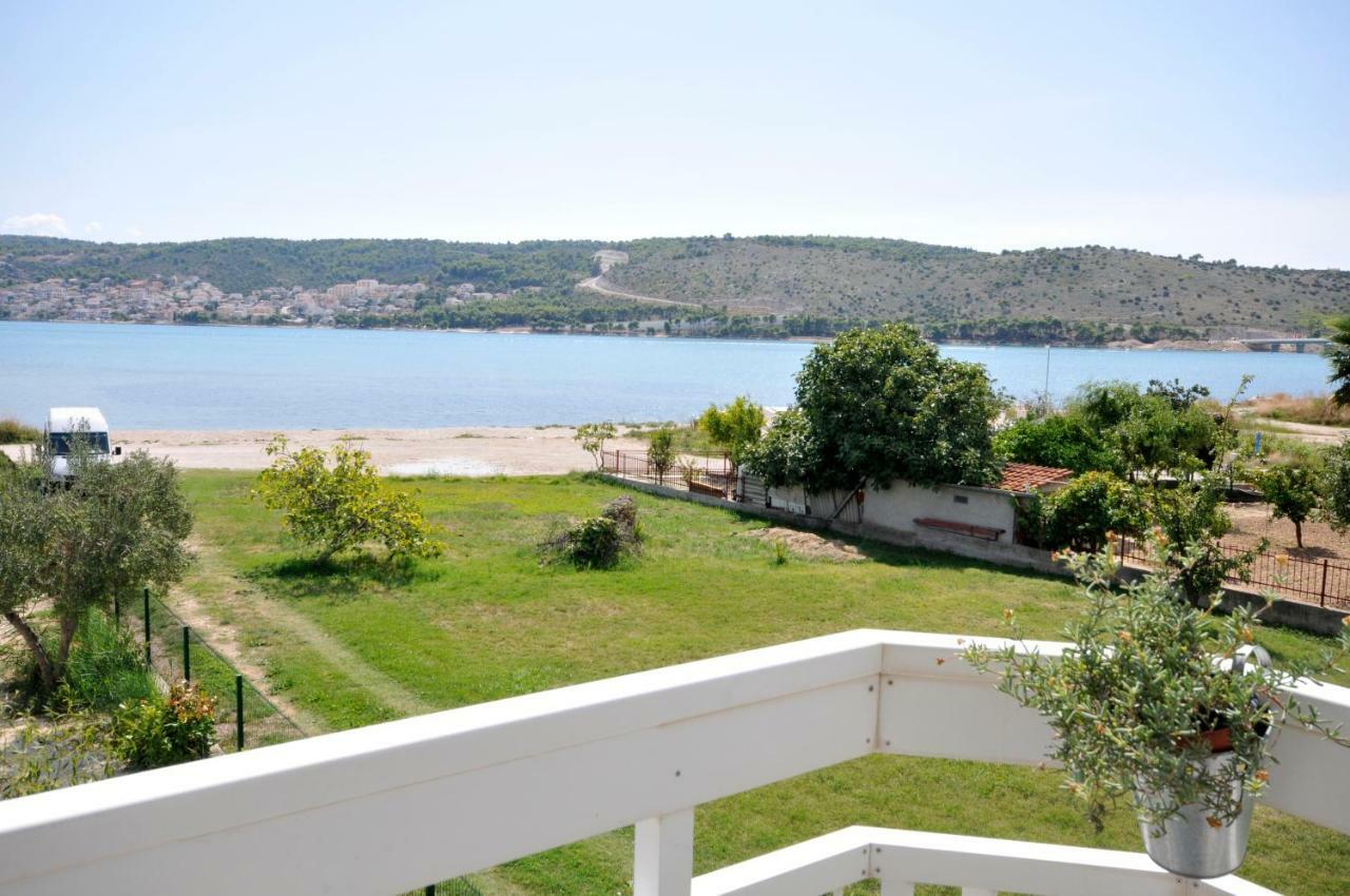 Apartmani Olive Трогир Экстерьер фото