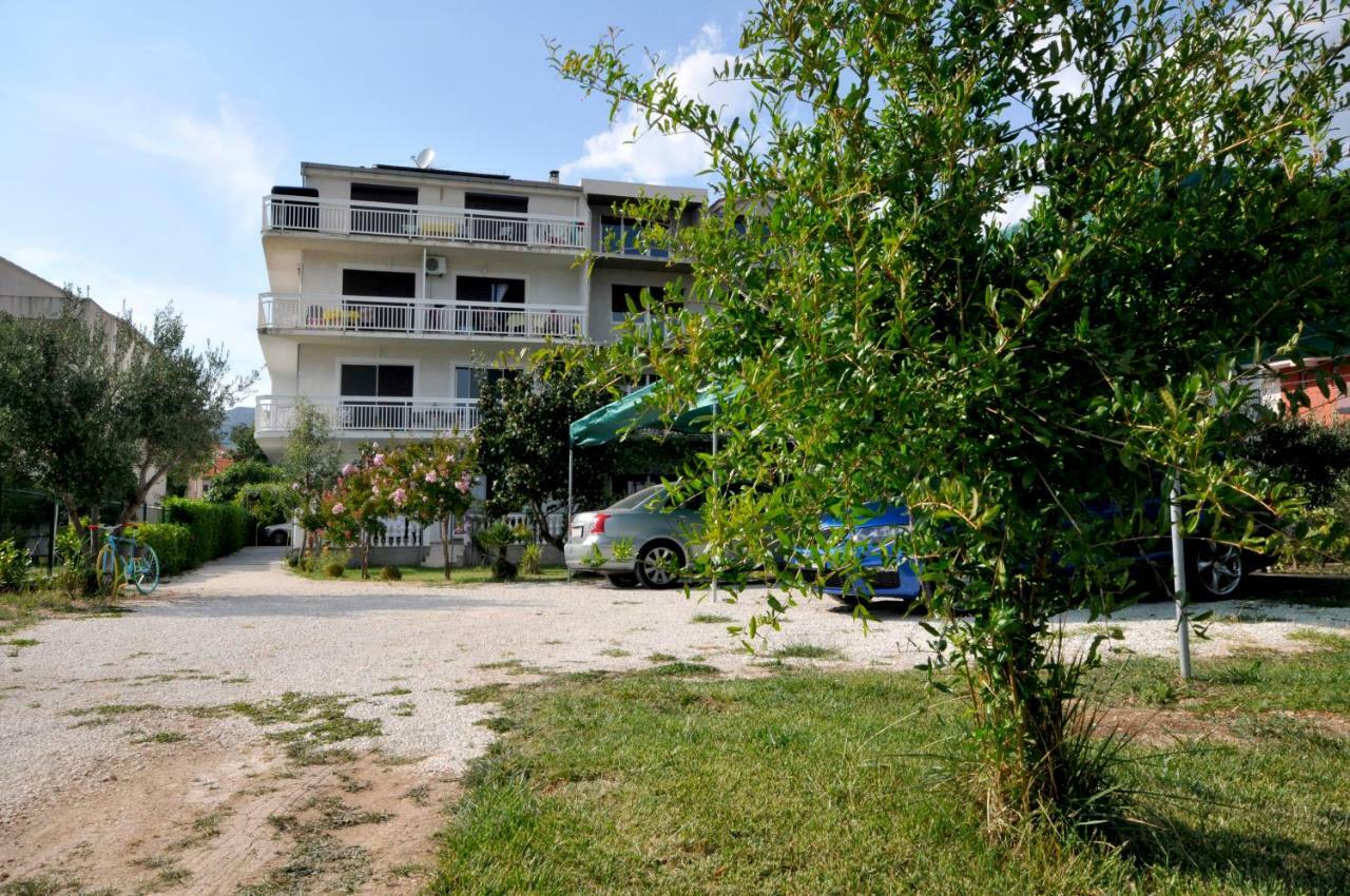 Apartmani Olive Трогир Экстерьер фото